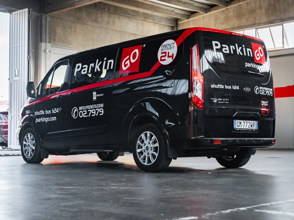 Navetta gratuita h24 con ParkinGO Navetta ParkinGO nera